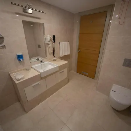 Grand Itimat Hotel 4*