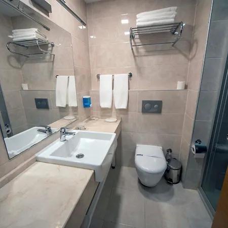 Hotel Grand Itimat 4*