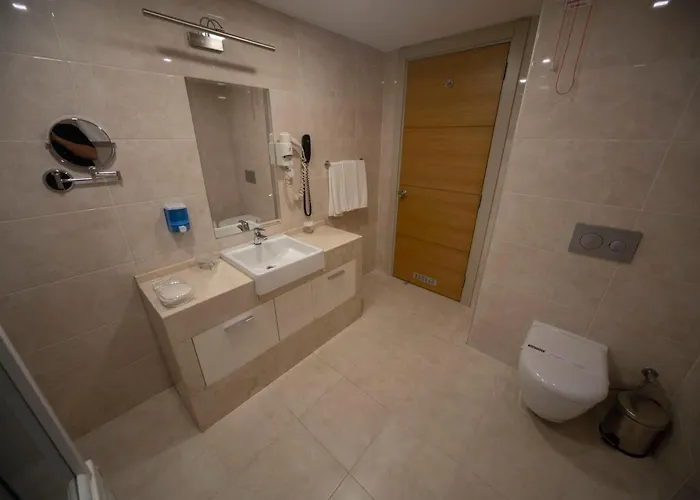 Grand Itimat Hotel 4*