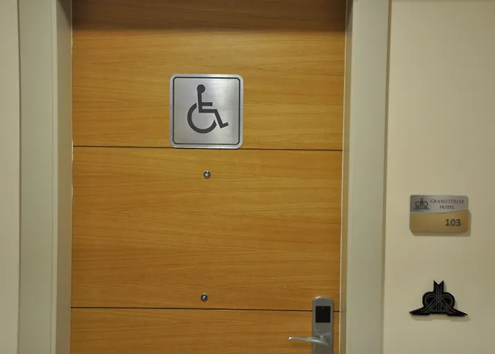 Hotel Grand Itimat 4*