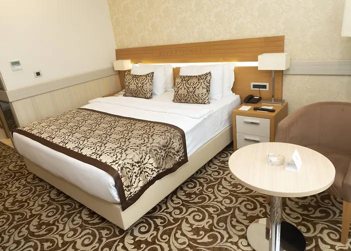 Hotel Grand Itimat 4*