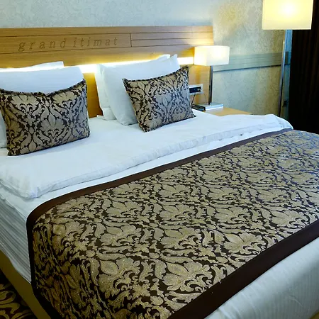 Hotel Grand Itimat