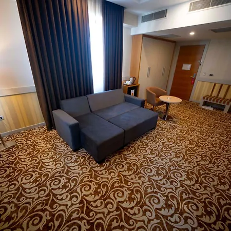 Grand Itimat Hotel 4*