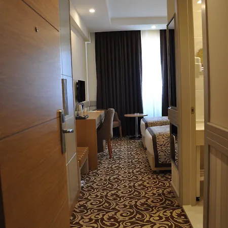 Hotel Grand Itimat 4*