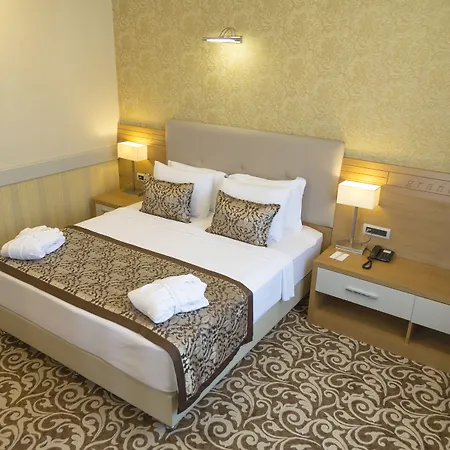 Hotel Grand Itimat 4*