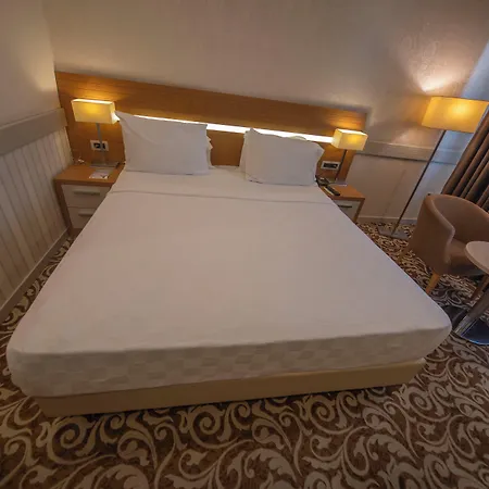Hotel Grand Itimat 4*