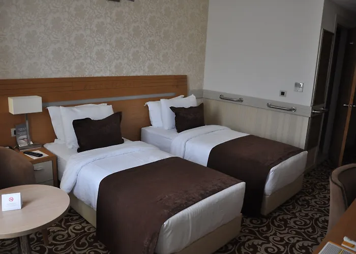 Grand Itimat Hotell 4*